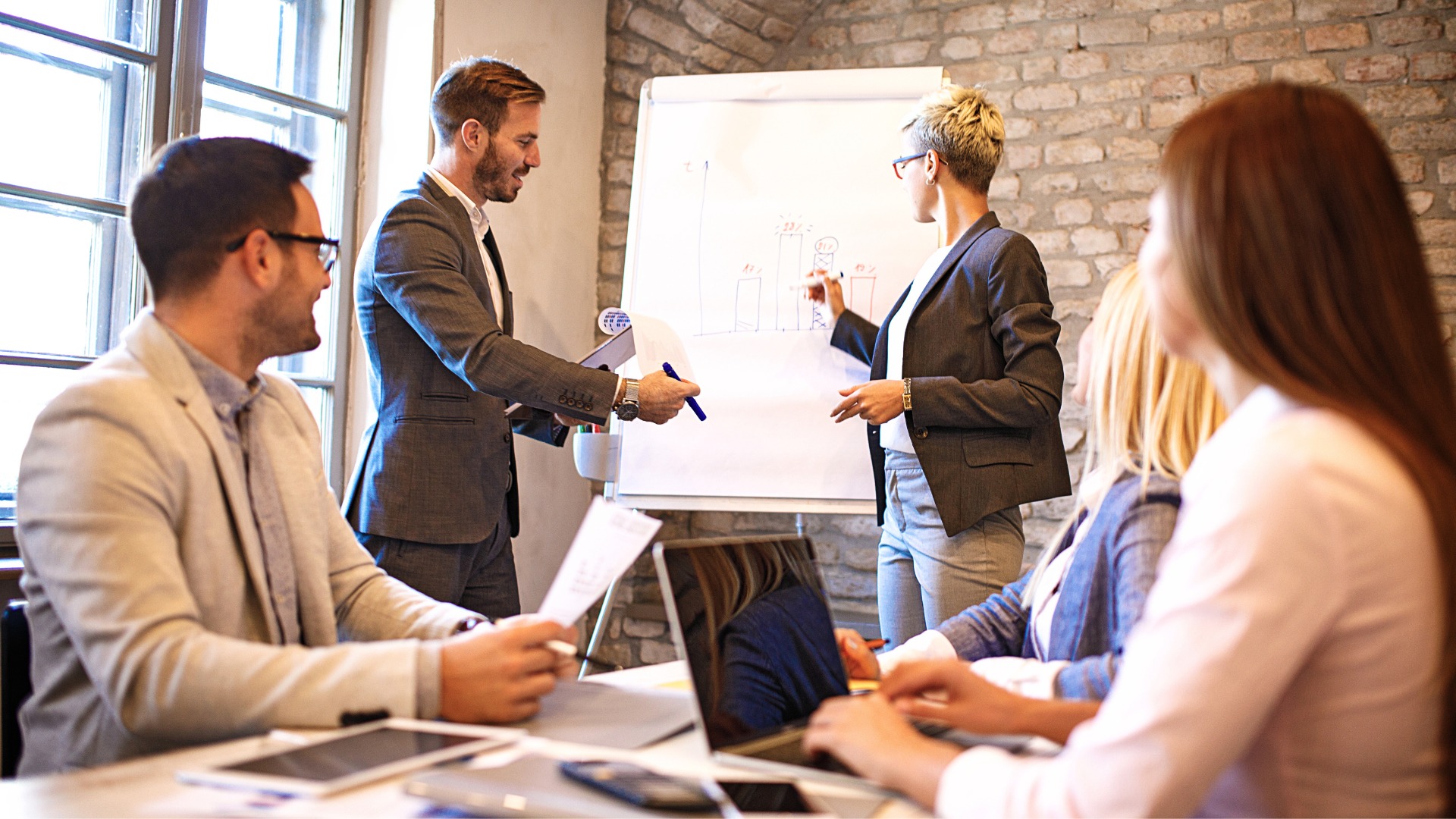 Προώθηση επιχείρησης μέσω social media: γιατί αξίζει να ασχοληθείς!